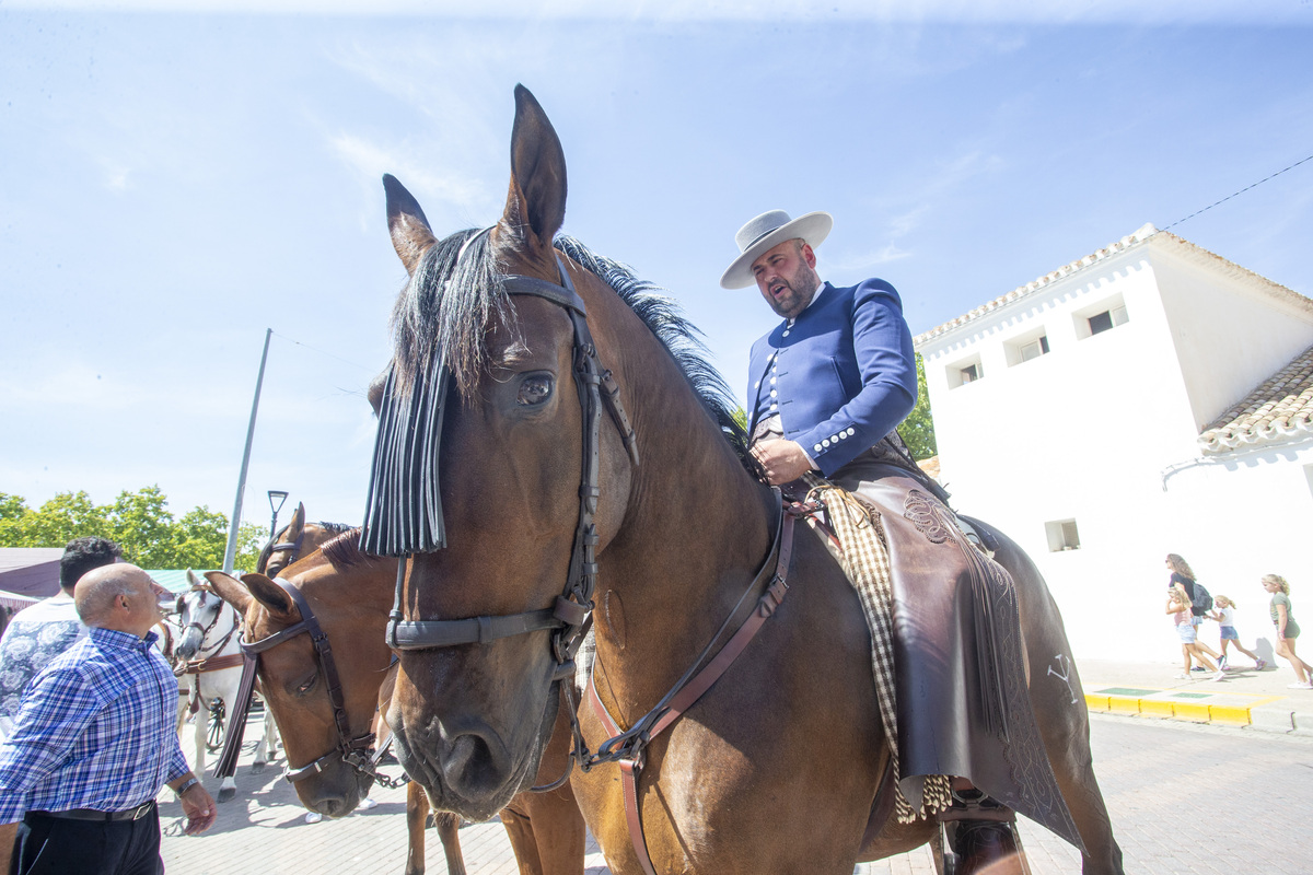 La cabalgata ecuestre llenó la feria de color  / JOSÉ MIGUEL ESPARCIA