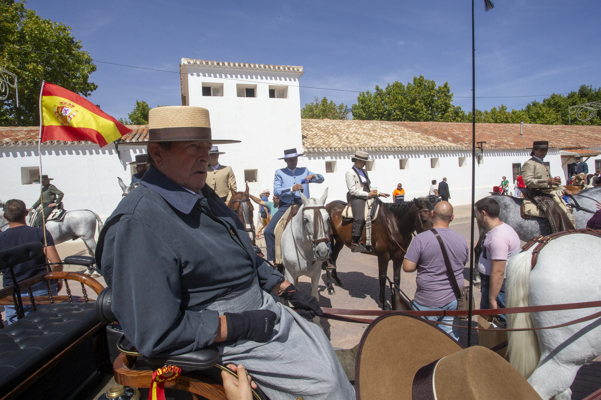 La cabalgata ecuestre llenó la feria de color  / JOSÉ MIGUEL ESPARCIA