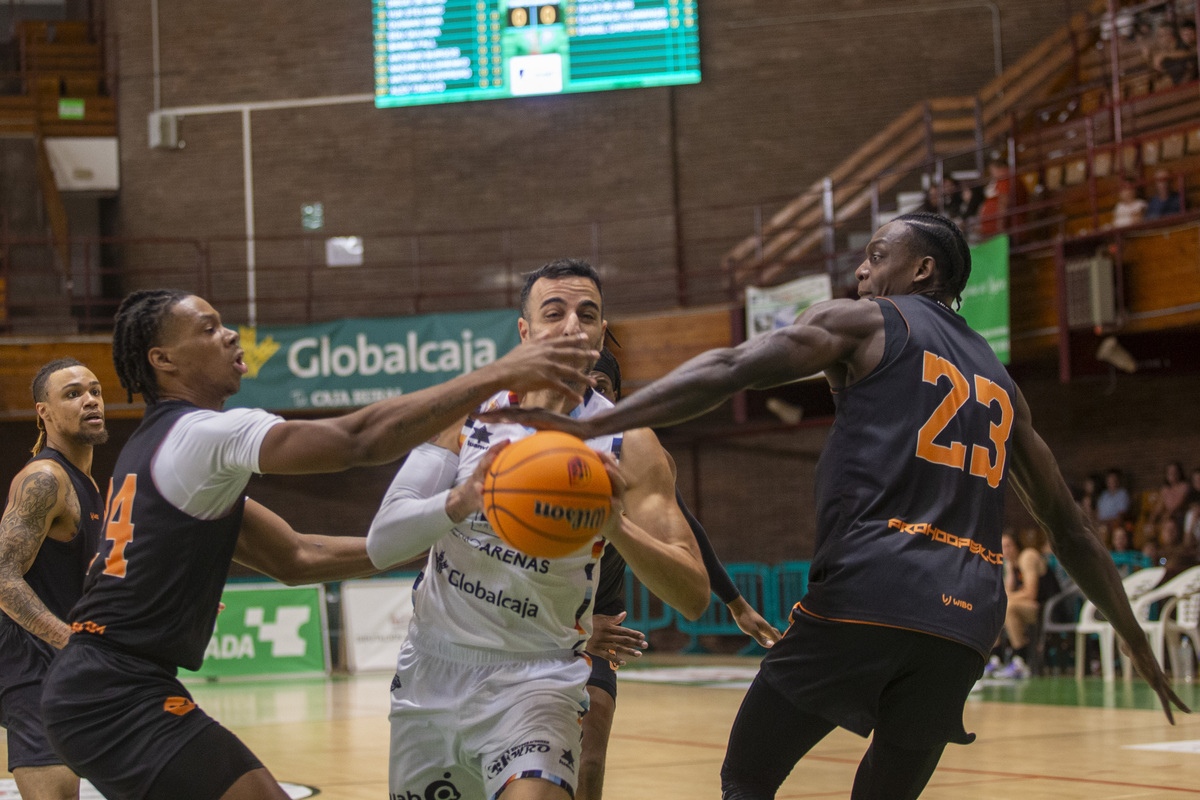 El Albacete Basket ganó al NCAA USA Combinated en su VIII Torneo de Feria  / JOSÉ MIGUEL ESPARCIA