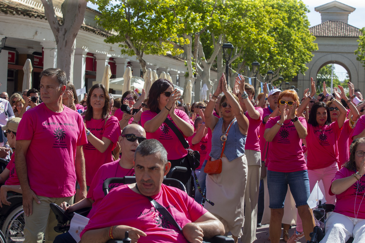 El Recinto acogió diferentes actividades en las que participaron usuarios y profesionales de las asociaciones de la ciudad  / JOSÉ MIGUEL ESPARCIA