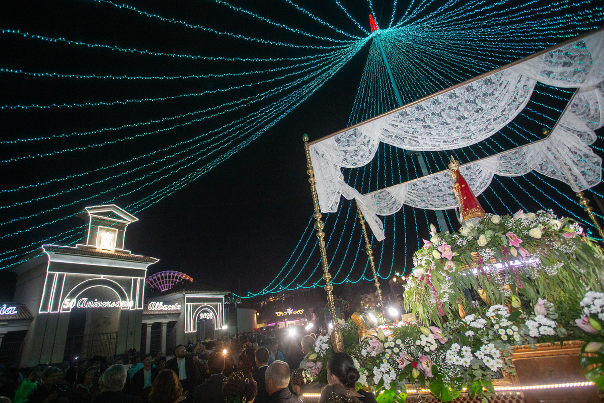 Apertura Puerta de Hierros