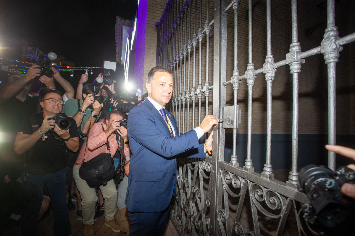 Apertura Puerta de Hierros  / JOSÉ MIGUEL ESPARCIA