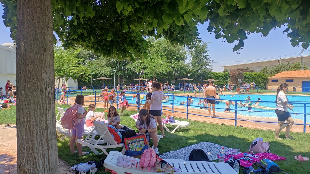 Euforia en la apertura de la piscina de Villarrobledo