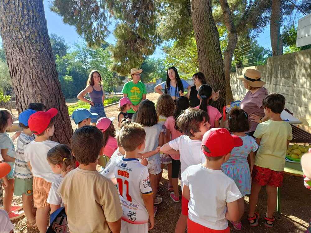 De campamentos por el huerto de Cáritas y el horno tinajero