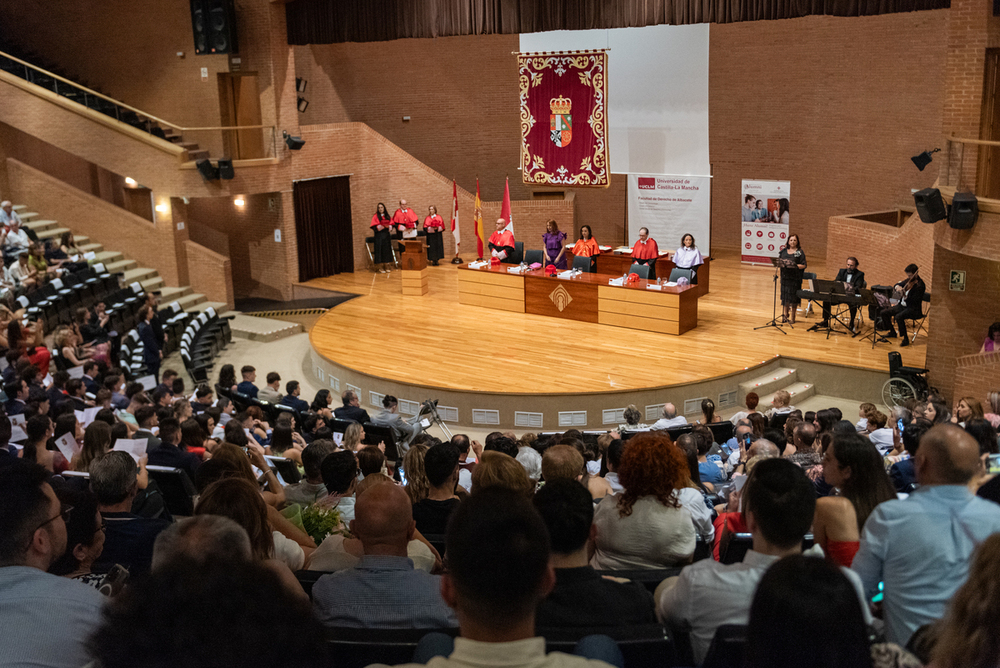 Graduación de Derecho y Criminología.