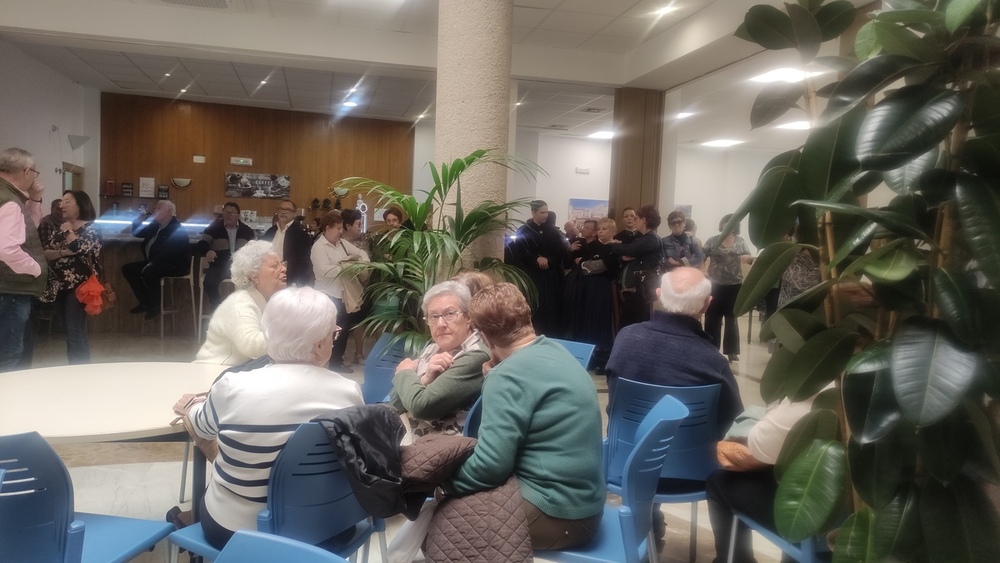 Page visitó la obra de nueva cafetería del centro de mayores