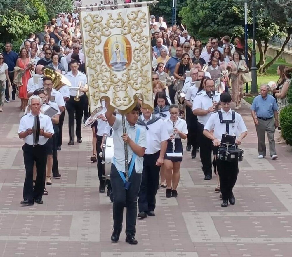 Manifestación de fervor a la Virgen en el Dulce Nombre 