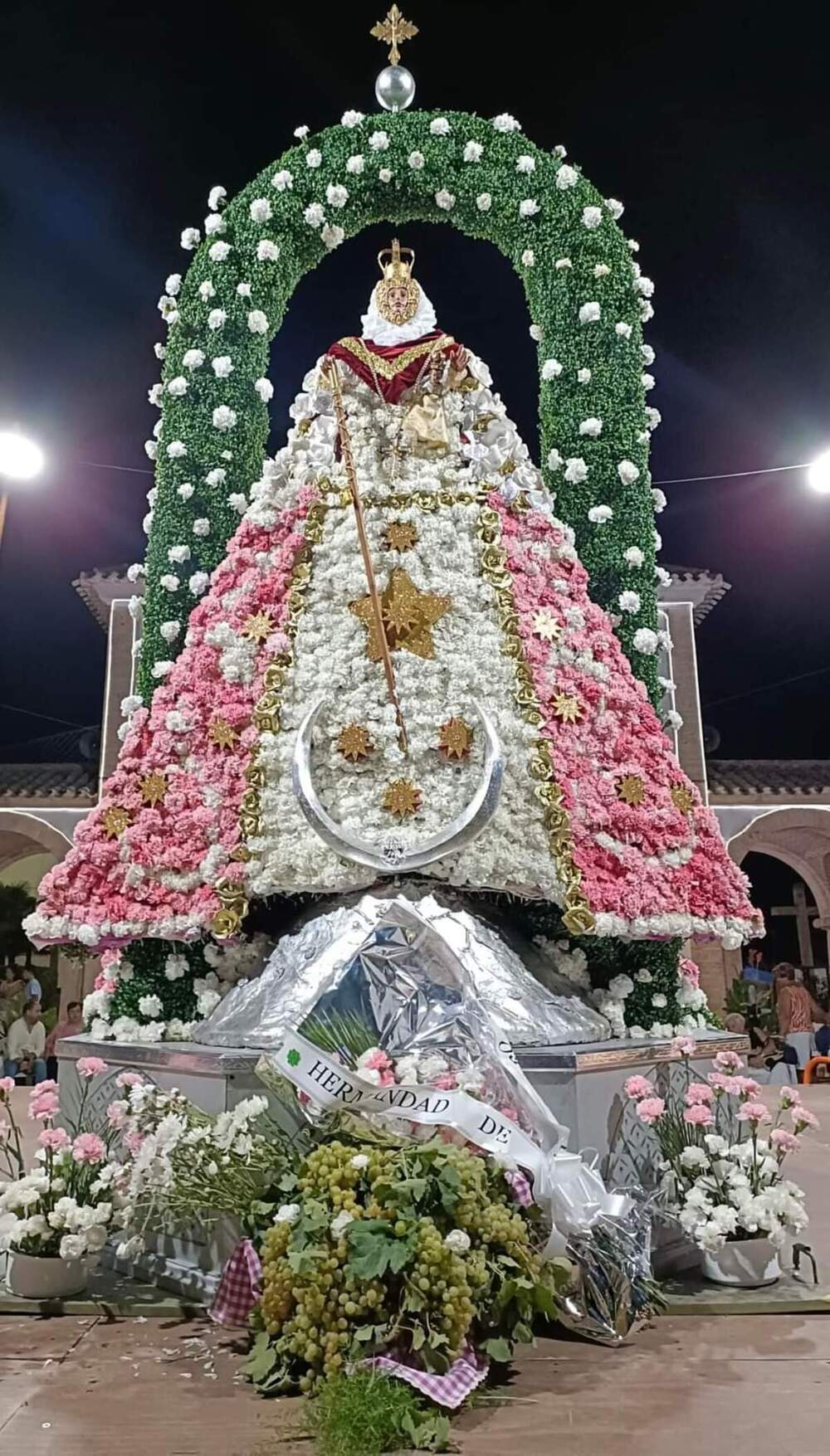 Manifestación de fervor a la Virgen en el Dulce Nombre 