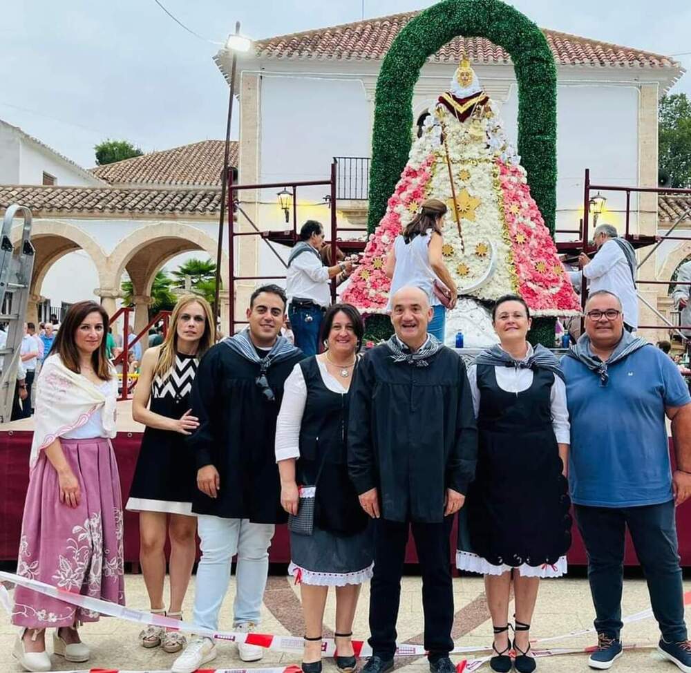 Manifestación de fervor a la Virgen en el Dulce Nombre 