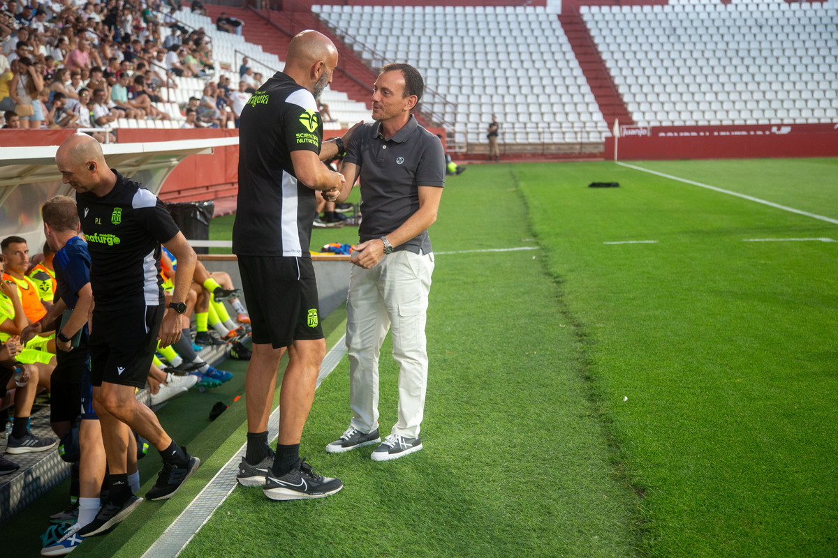 Un momento del encuentro disputado en el Carlos Belmonte  / JOSÉ MIGUEL ESPARCIA