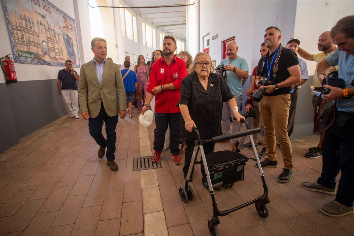 Imágenes de la primera corrida del abono ferial  / JOSÉ MIGUEL ESPARCIA