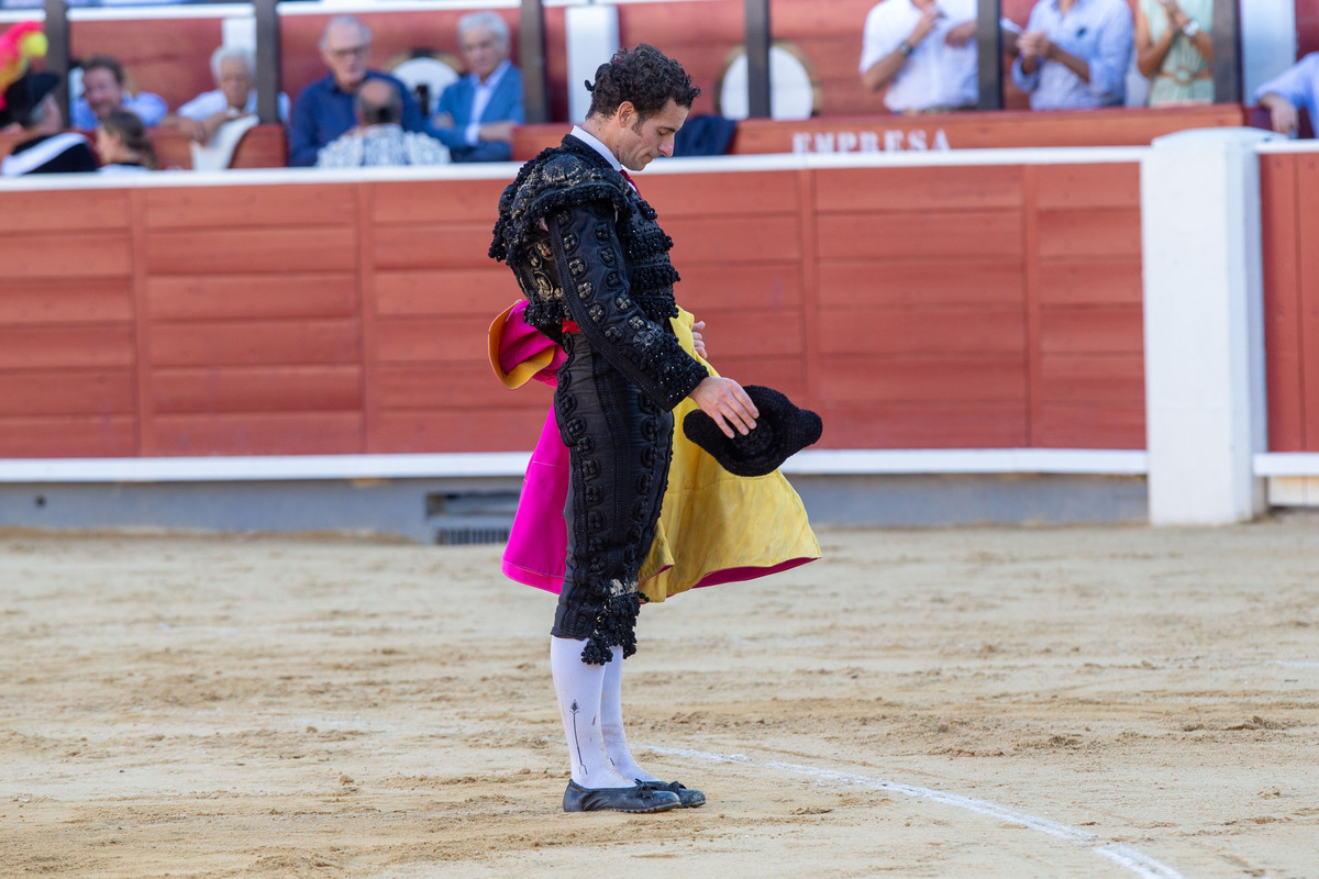 Imágenes de la primera corrida del abono ferial  / JOSÉ MIGUEL ESPARCIA