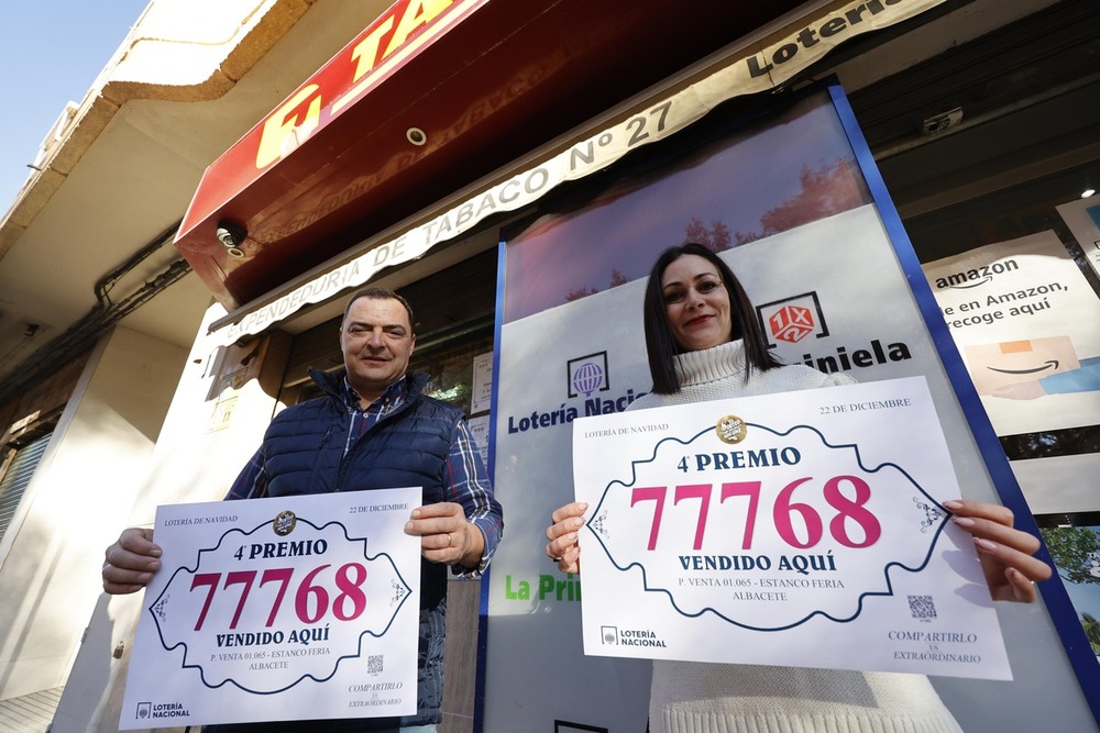 Responsables del punto de venta del número 78 de la calle Feria.