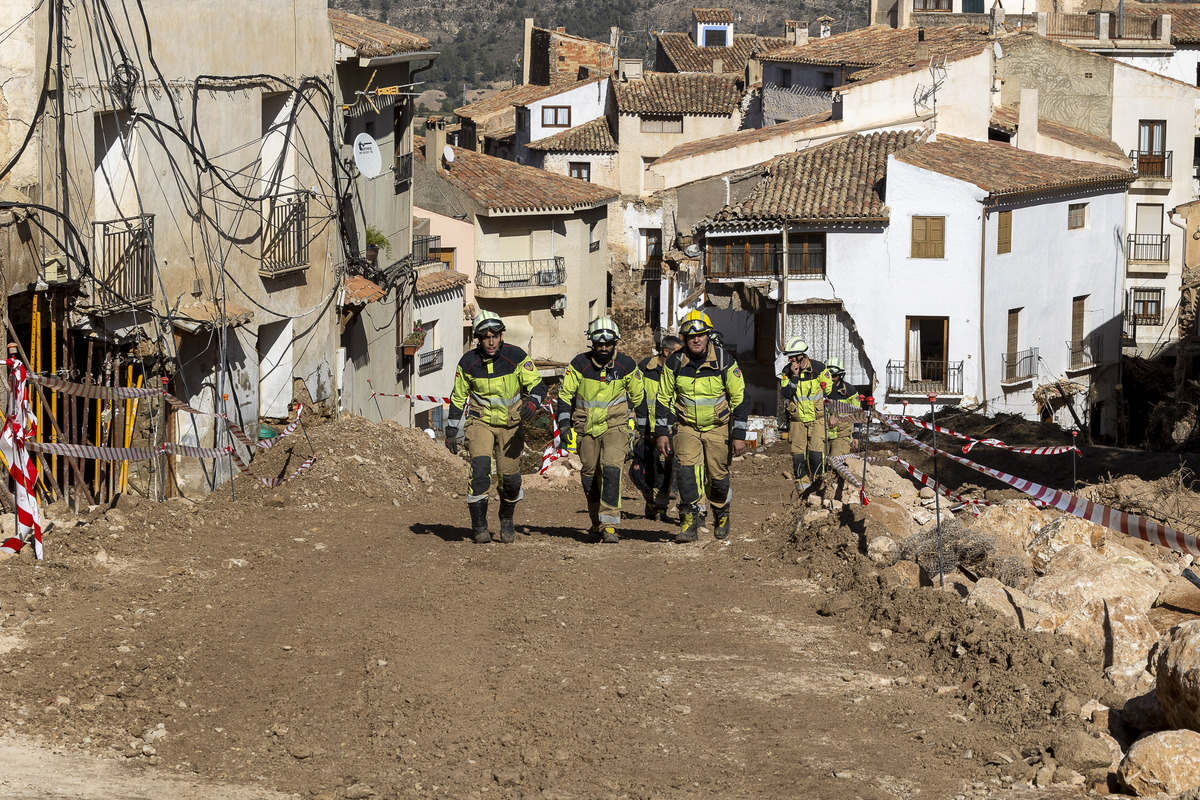 Continúa la búsqueda de los cinco desaparecidos en Letur  / JOSÉ MIGUEL ESPARCIA