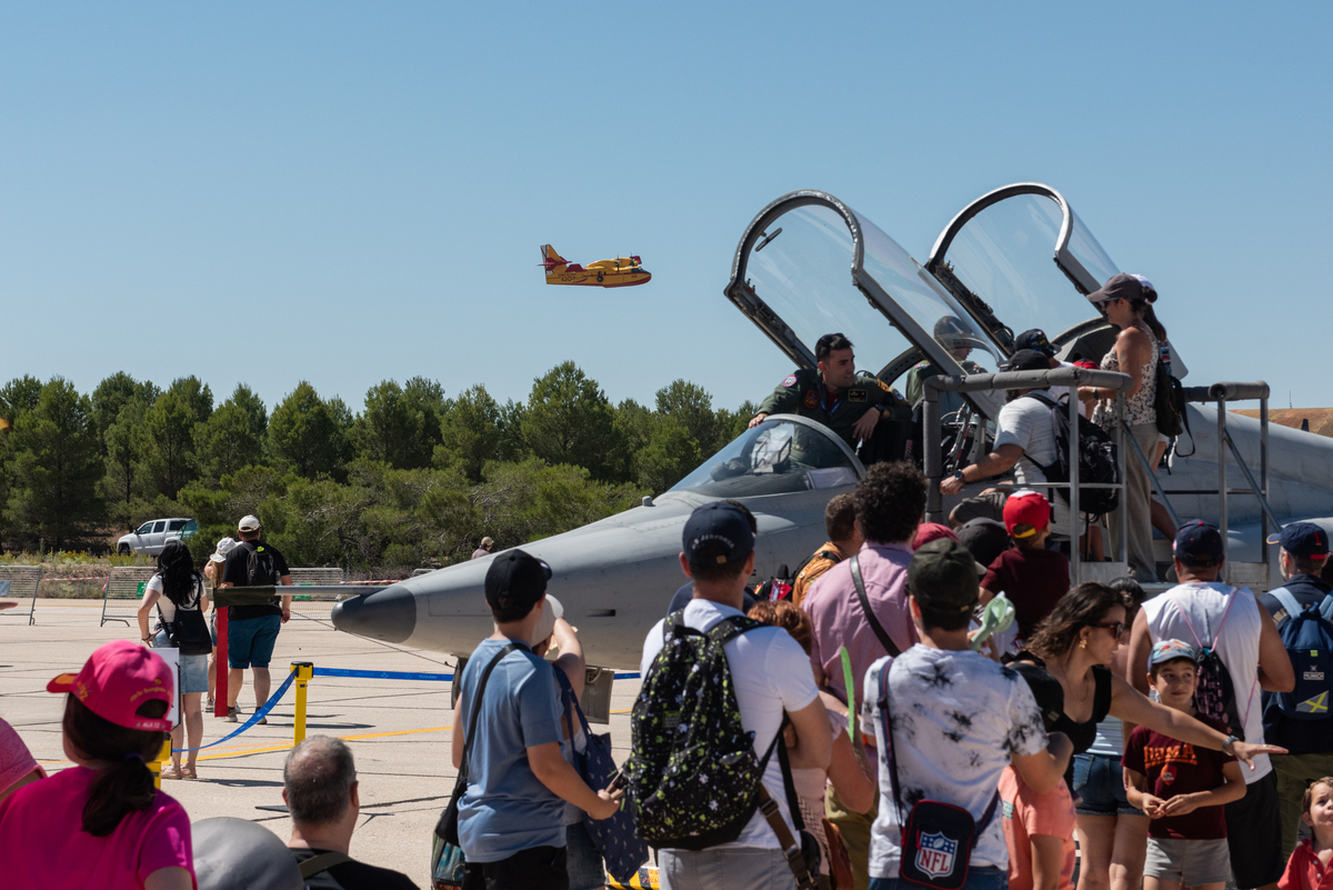 Jornada de Puertas Abiertas en la Base Aérea.  / VÍCTOR FERNÁNDEZ