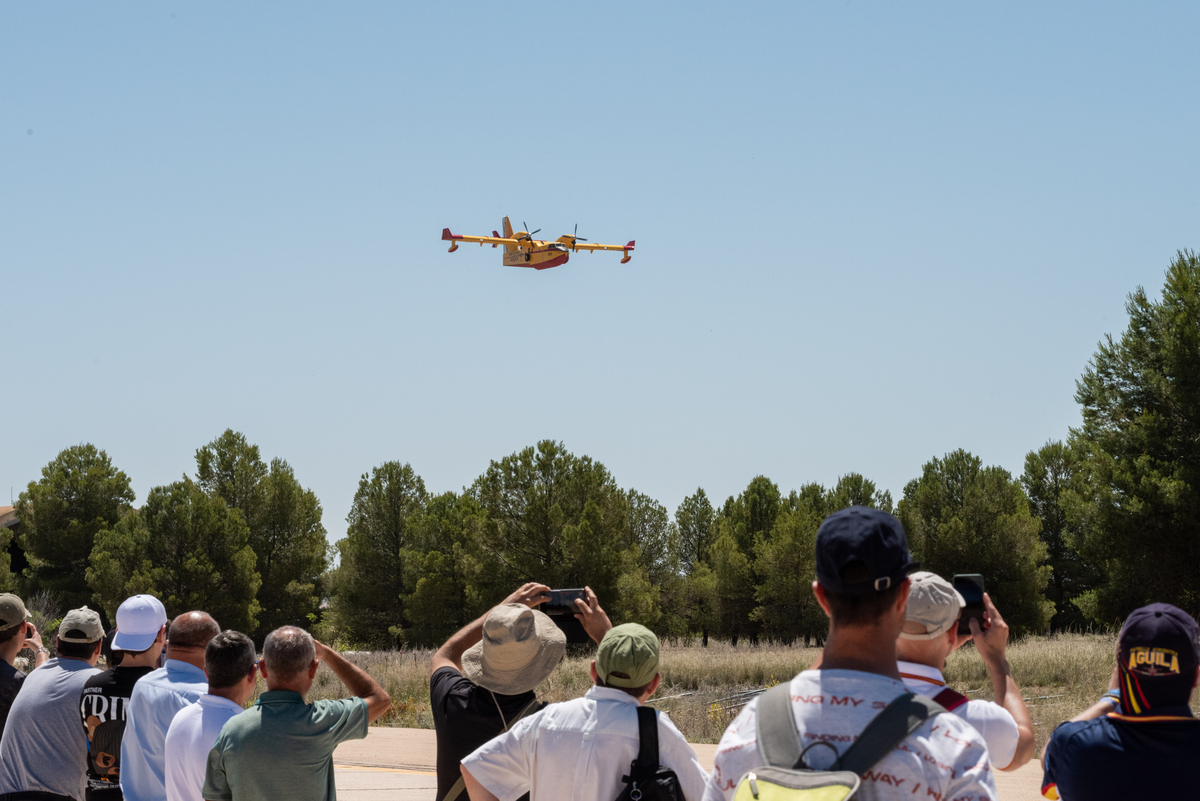 Jornada de Puertas Abiertas en la Base Aérea.  / VÍCTOR FERNÁNDEZ