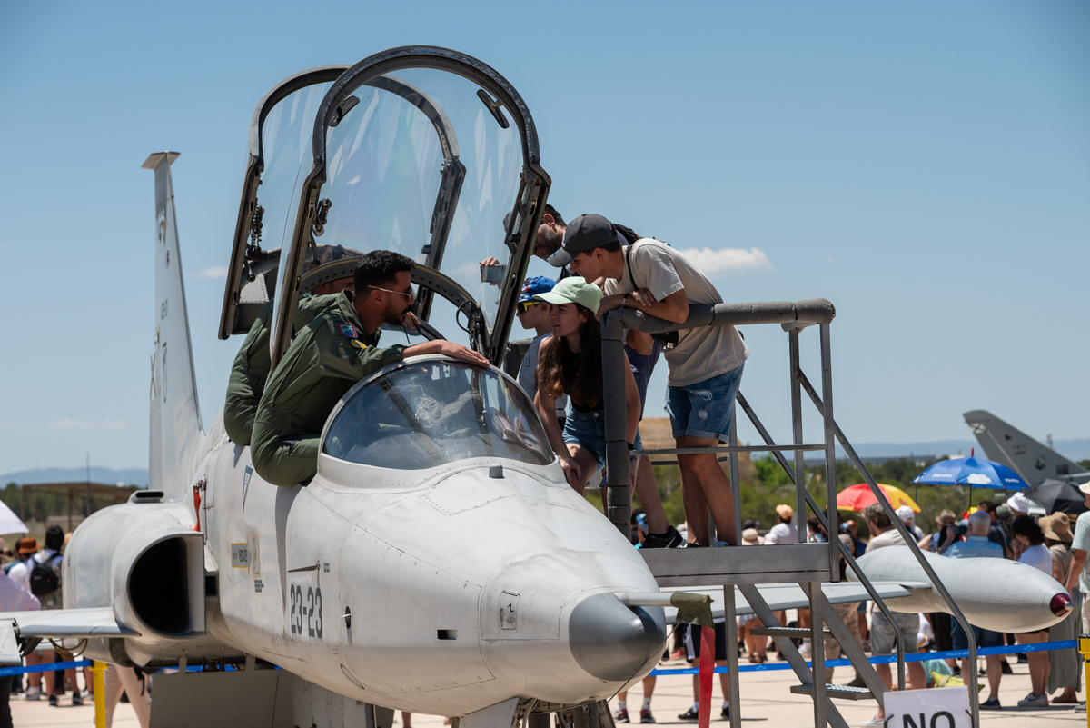 Jornada de Puertas Abiertas en la Base Aérea.  / VÍCTOR FERNÁNDEZ