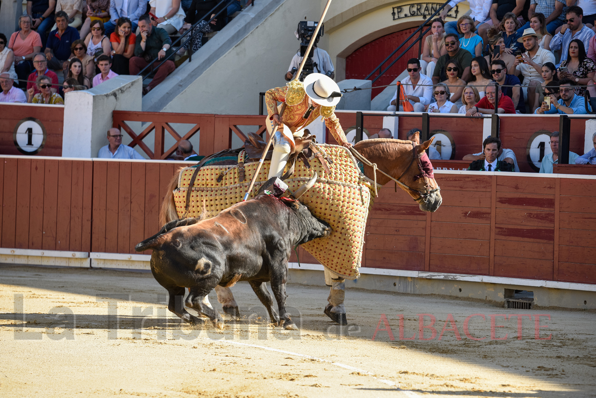 Corrida de Asprona.  / VÍCTOR FERNÁNDEZ