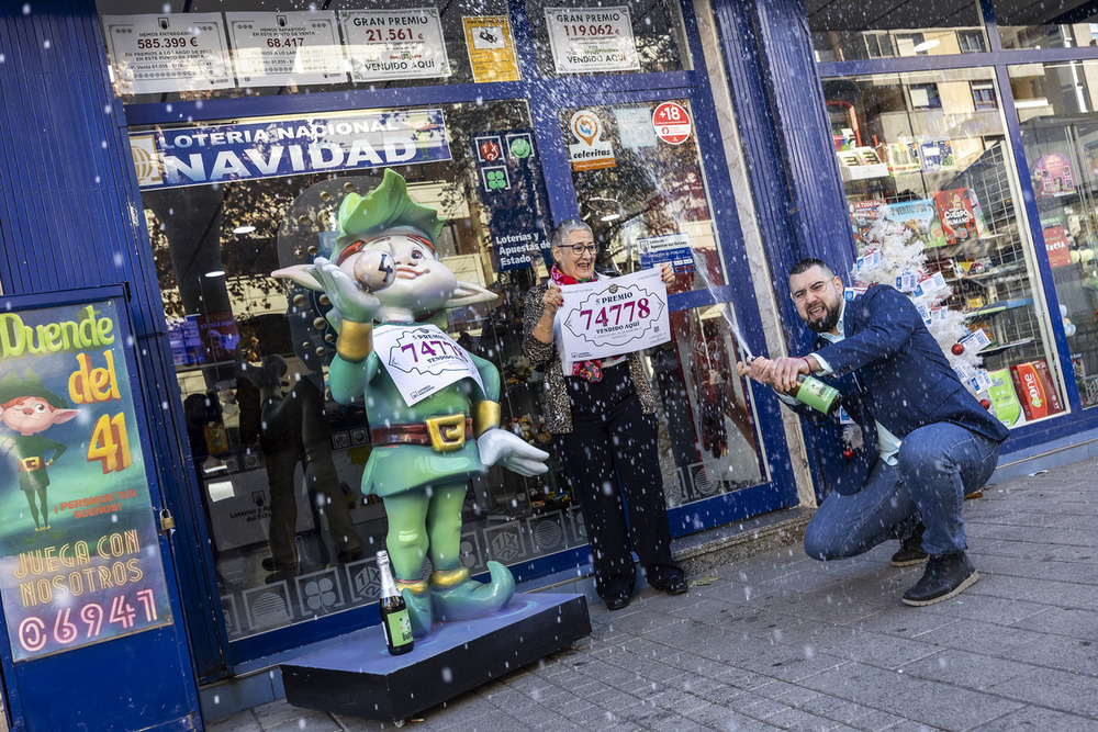 El duende del 41 en Albacete celebra el quinto premio vendido.