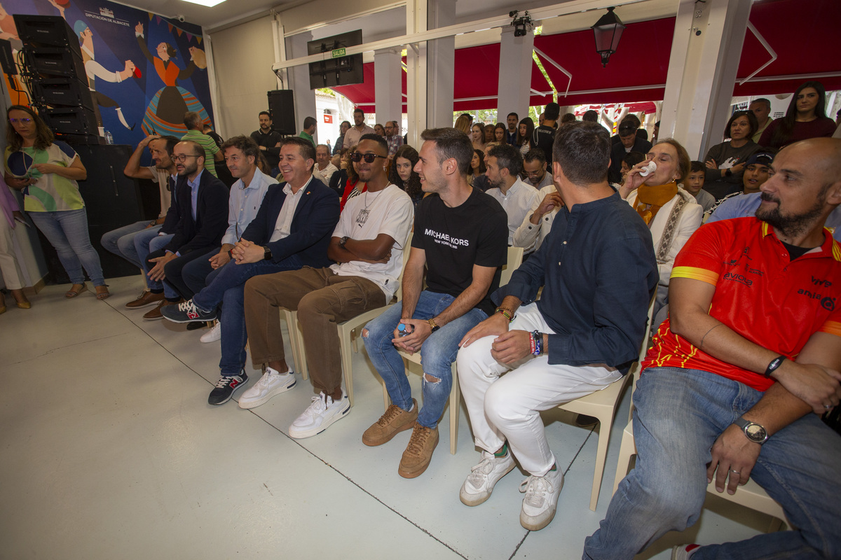 La Feria de Albacete se tiñe de color olímpico  / JOSÉ MIGUEL ESPARCIA