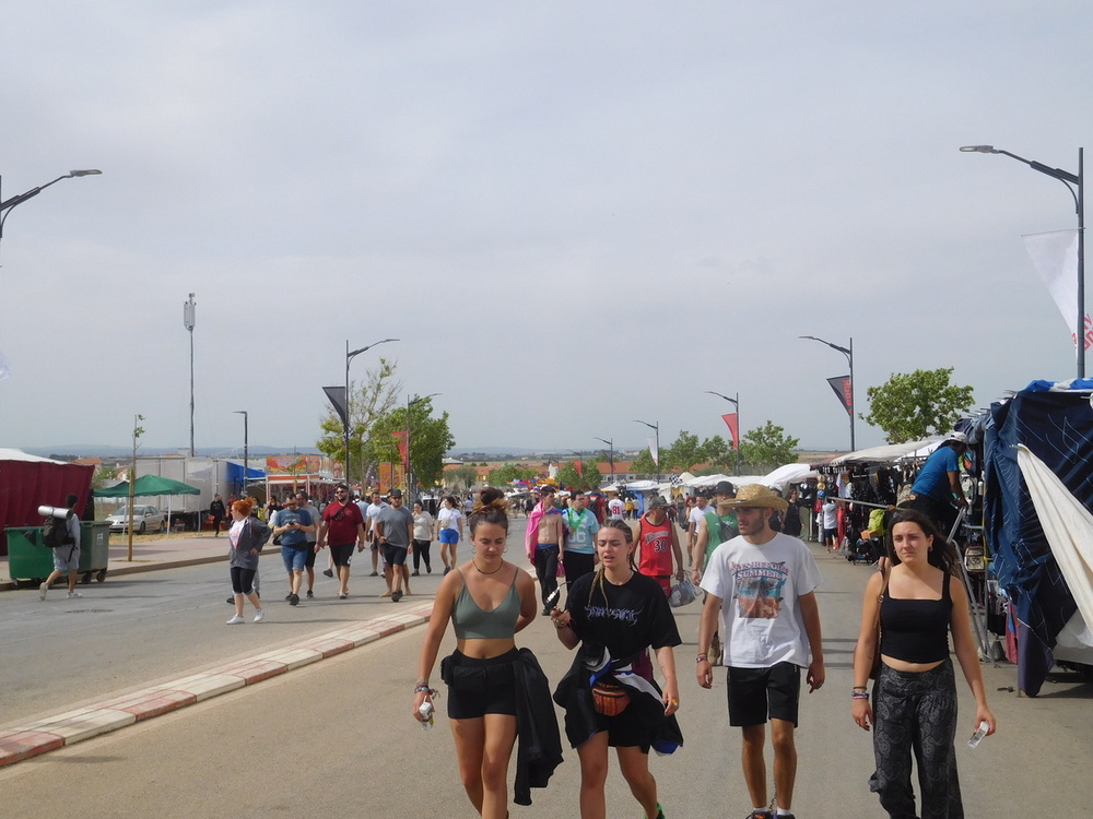 El puente adelanta la llegada de jóvenes al Festival Viña Rock