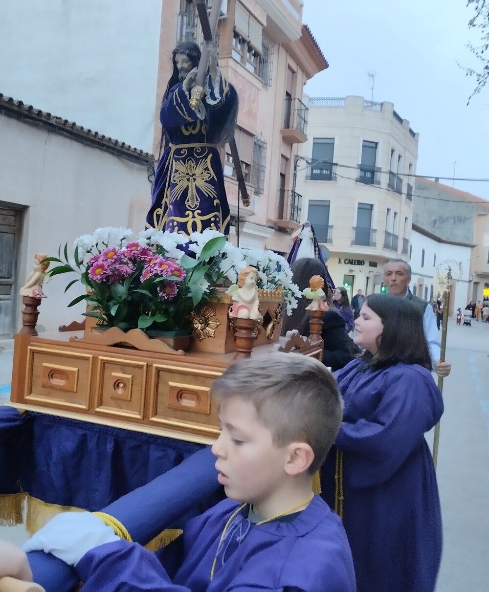 El viento agitó las palmas y olivos del Domingo de Ramos