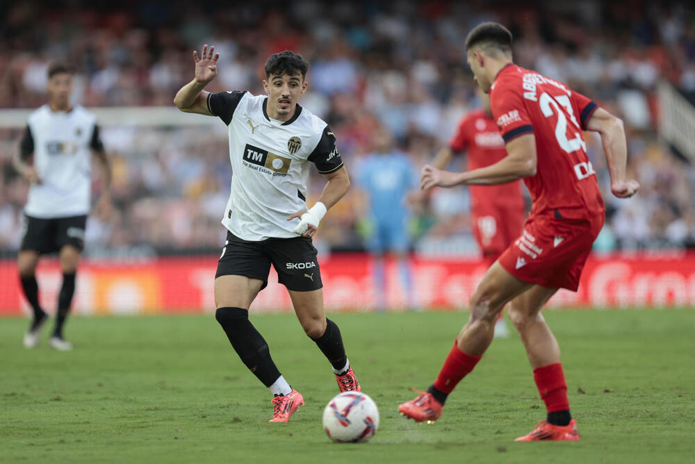 Osasuna suma su primer punto como visitante en Mestalla