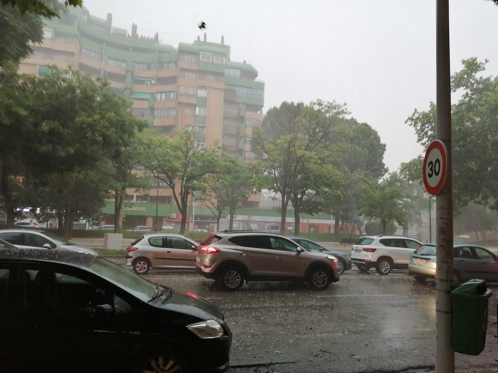 Un momento de la granizada en la capital.