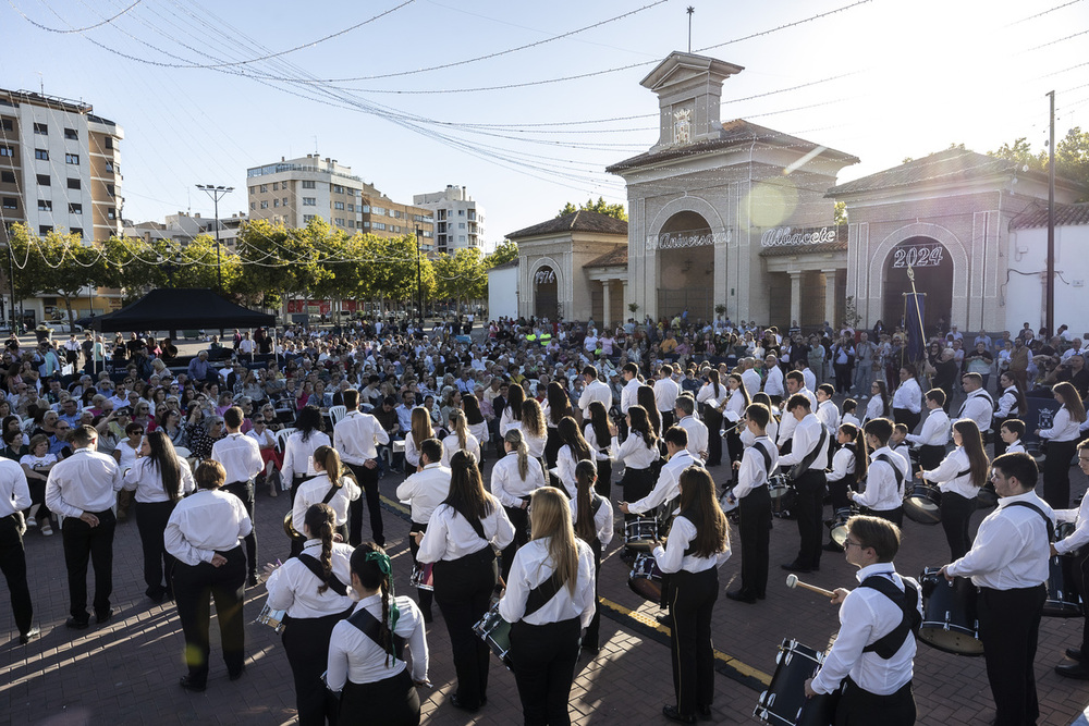 Las bandas cierran el homenaje a la Puerta de Hierros