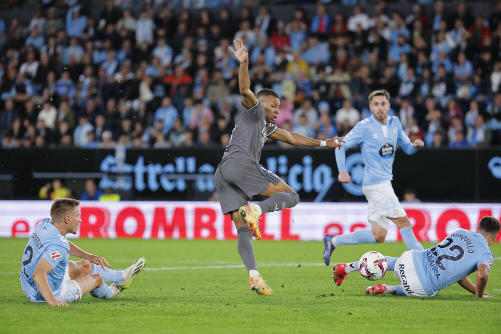 Mbappé y Vinícius solventan la papeleta de Balaídos