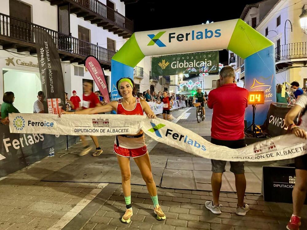 Eva Valera, feliz con una nueva victoria en el Circuito Provincial de Carreras Populares.