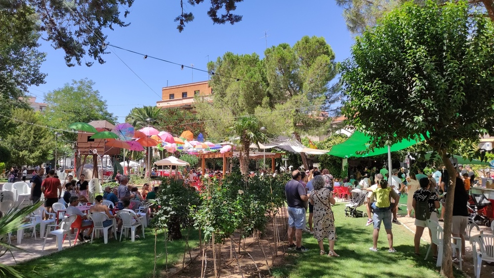 Villarrobledo celebra en Feria ambiente colectivo y artesano