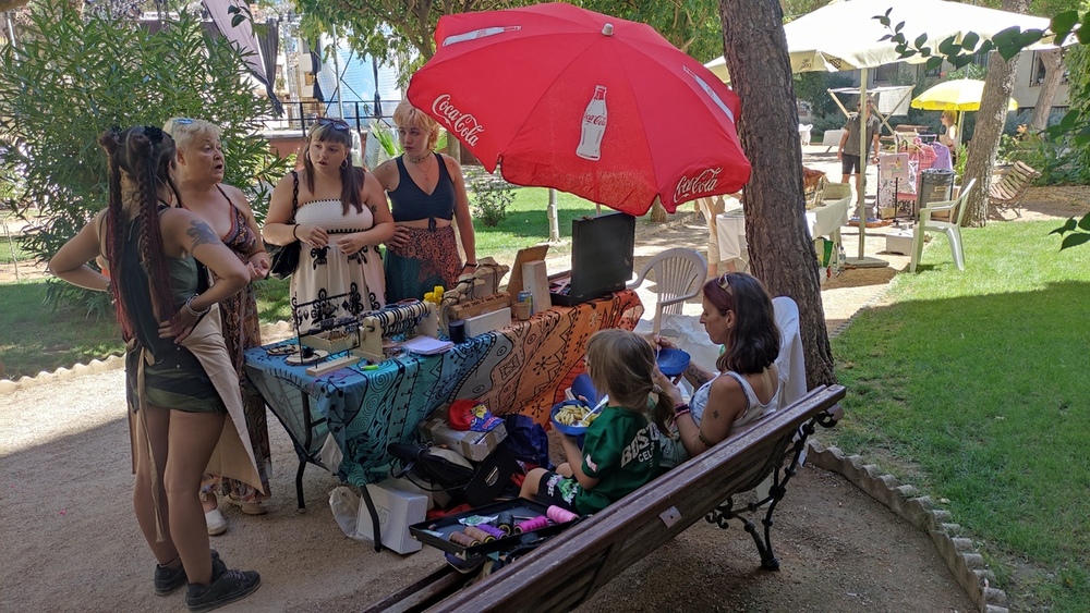 Villarrobledo celebra en Feria ambiente colectivo y artesano