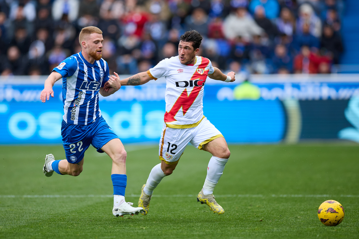 Deportivo Alaves v Rayo Vallecano - LaLiga EA Sports  / AFP7 VÍA EUROPA PRESS