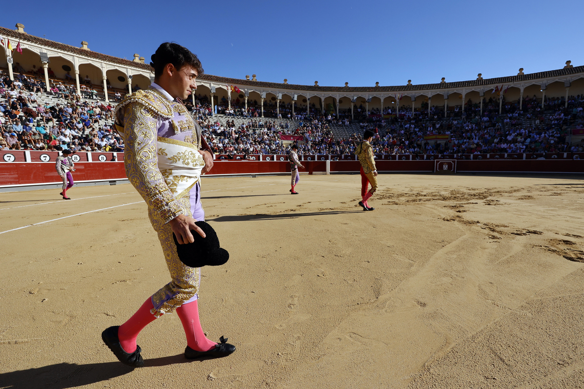 ARTURO PÉREZ