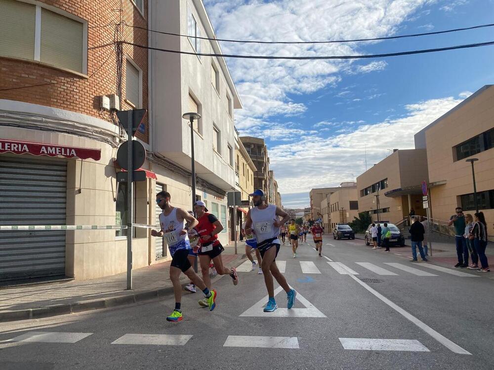 Atletas populares por las calles de Hellín