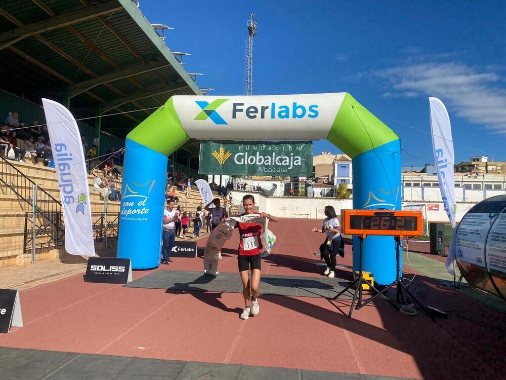 Carmen Risueño repitió triunfo tras el logrado el sábado en la VI Carrera Virgen del Pilar en Albacete.