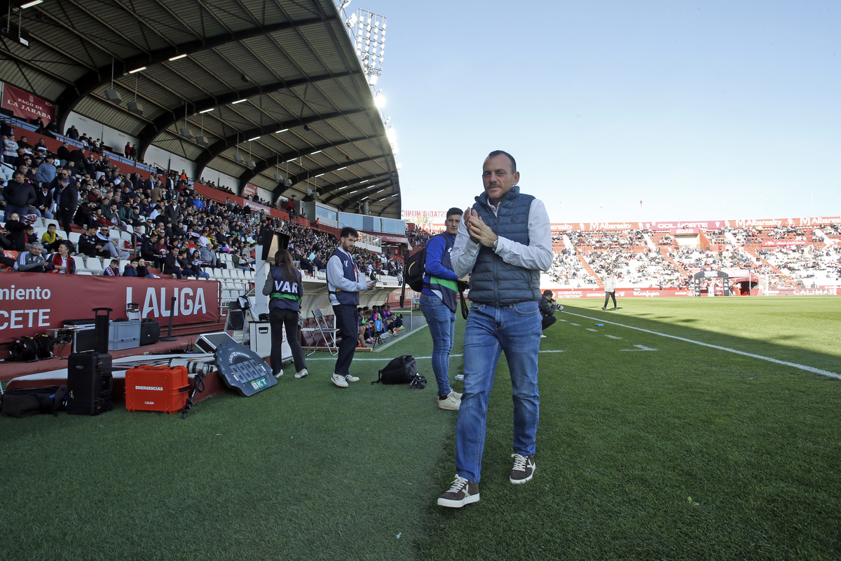 Un momento del partido disputado en el Carlos Belmonte  / JOSÉ MIGUEL ESPARCIA