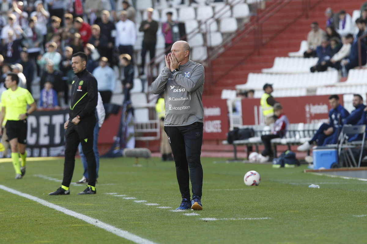 Un momento del partido disputado en el Carlos Belmonte  / JOSÉ MIGUEL ESPARCIA