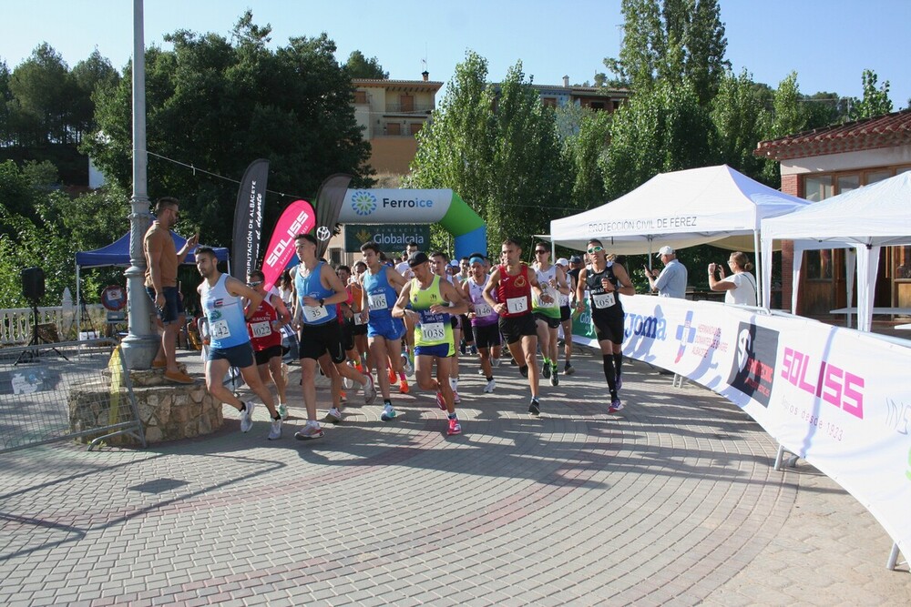 Salida de la Carrera Popular de Férez.