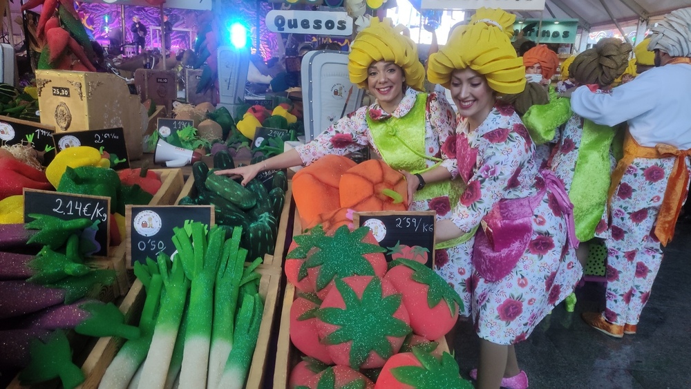 Vendaval, lluvia y frío en el primer desfile de Carnaval 