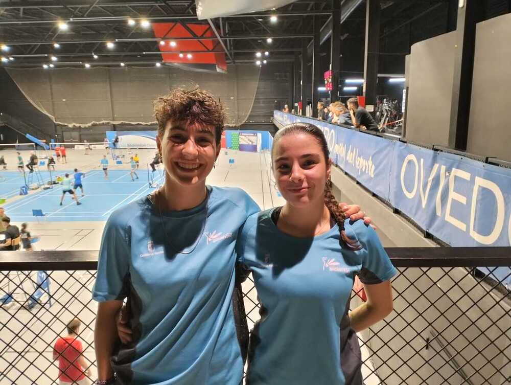 Lucía Barbero y Lucía Marqueño compitieron en Oviedo.