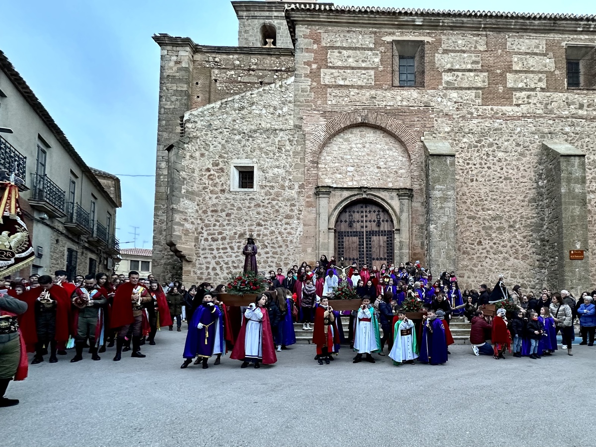 Pasajes de la procesión.  / AYUNTAMIENTO EL BONILLO