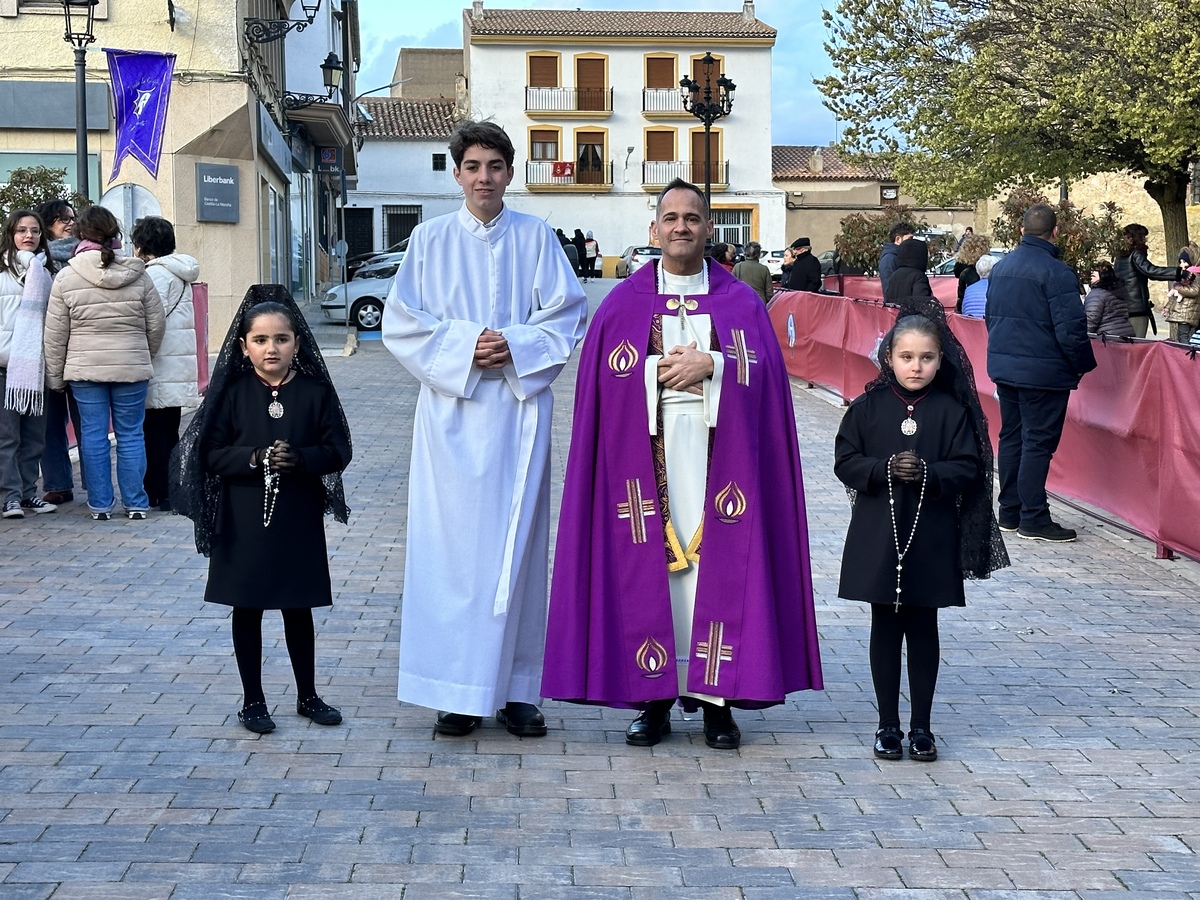 Pasajes de la procesión.  / AYUNTAMIENTO EL BONILLO