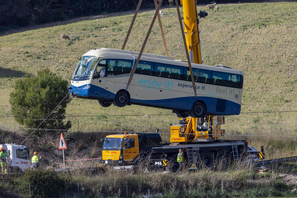 24 heridos tras salirse de la carretera un autobús del Imserso