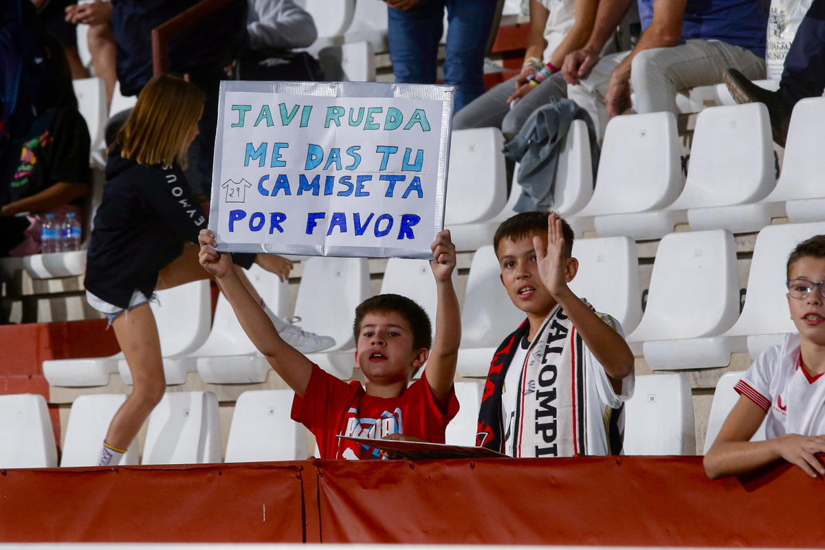 Un momento del partido disputado en el Carlos Belmonte  / JOSÉ MIGUEL ESPARCIA