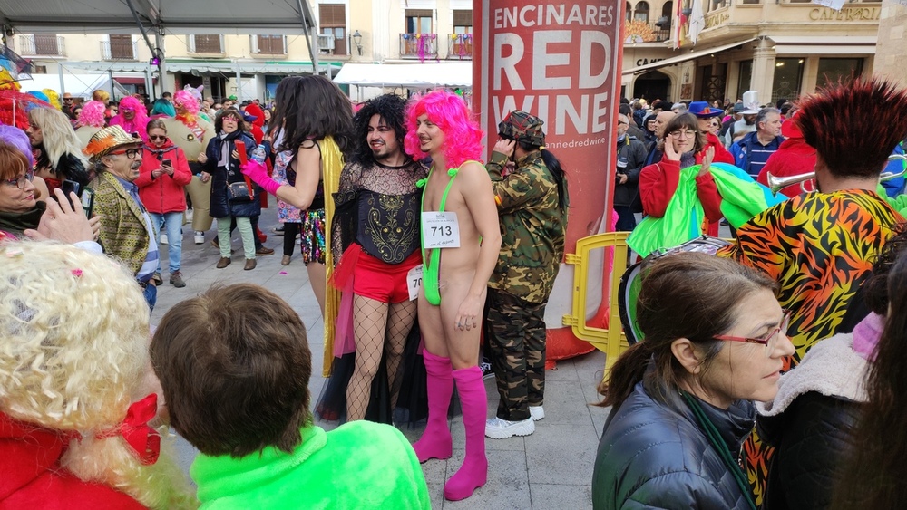 El espectáculo Drag Queen enloquece al público y participantes