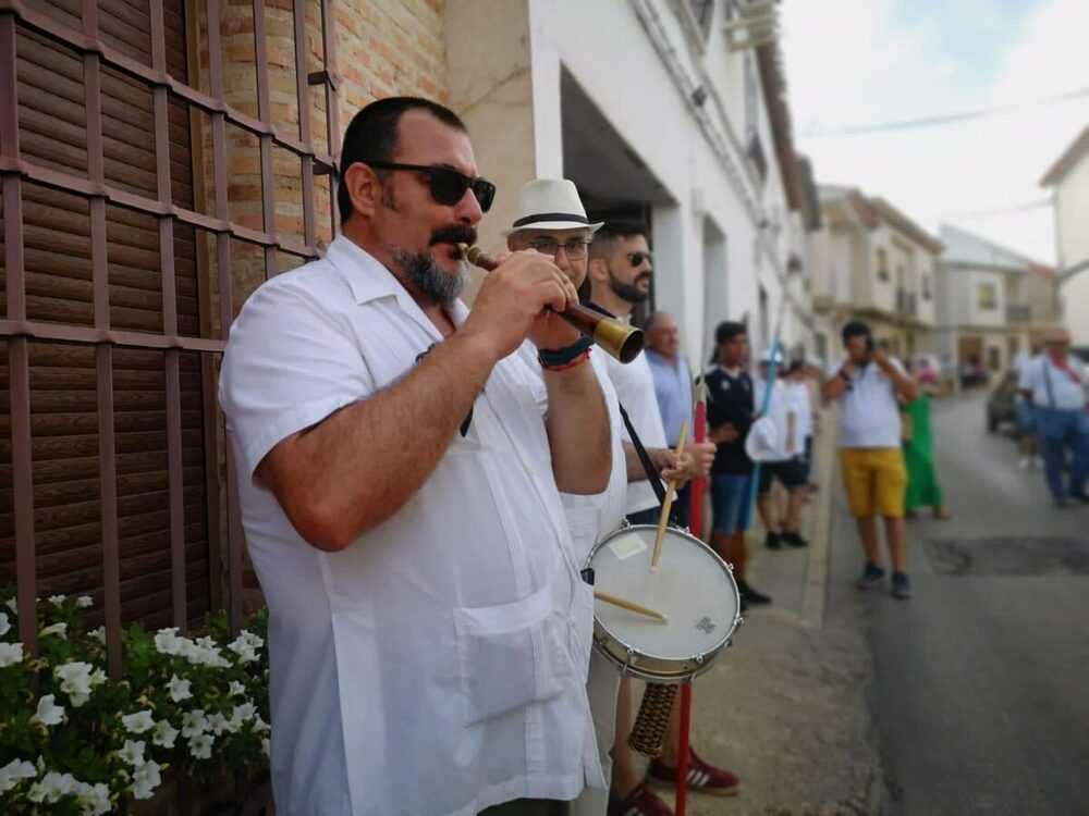 The sound of the pastoral ‘pita’ of Santiago Apóstol resounds