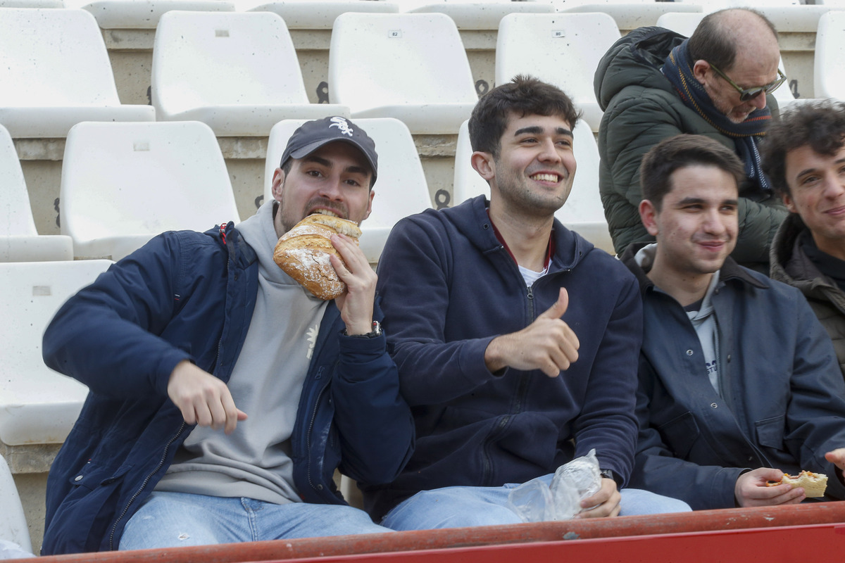 Un momento del partido disputado en el Carlos Belmonte  / JOSÉ MIGUEL ESPARCIA