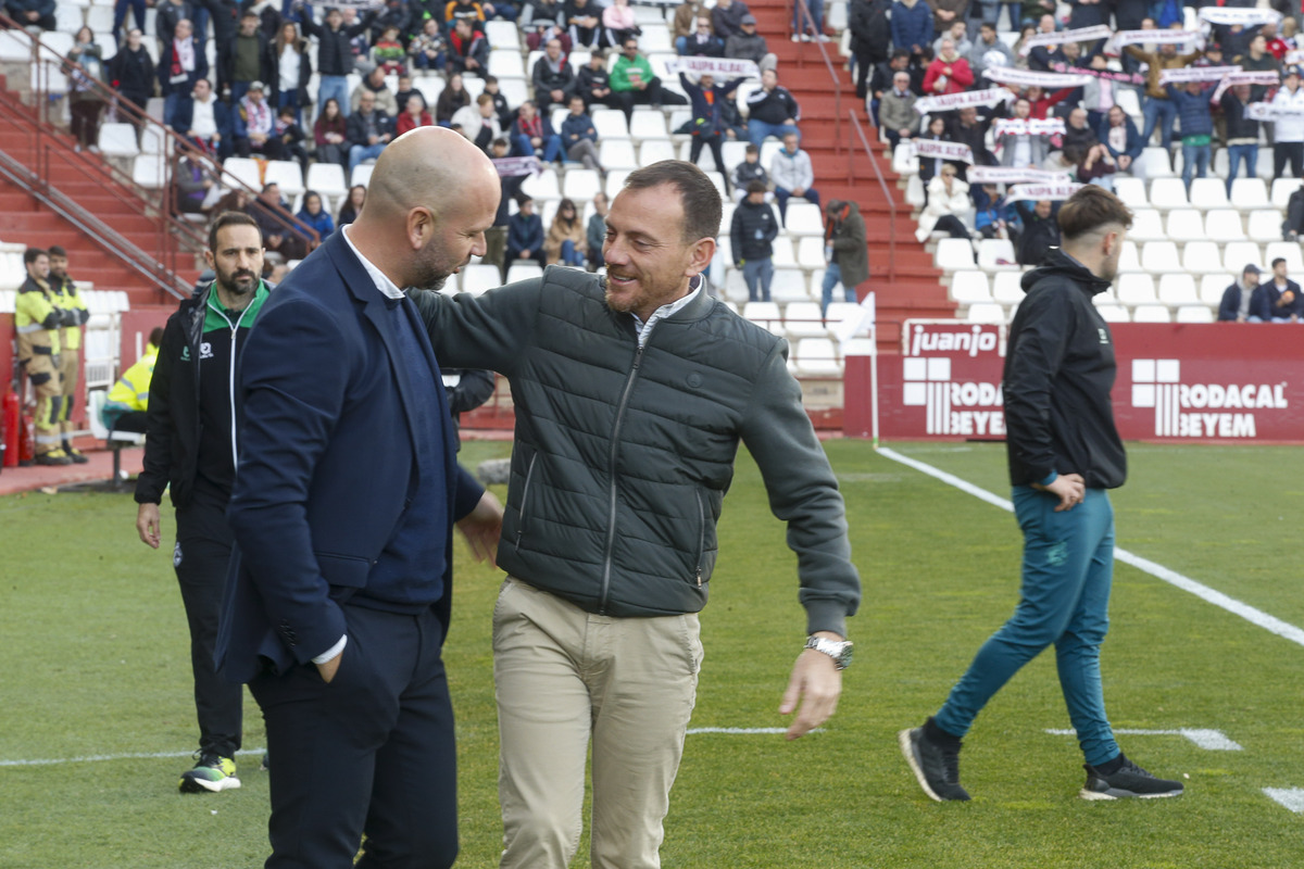 Un momento del partido disputado en el Carlos Belmonte  / JOSÉ MIGUEL ESPARCIA